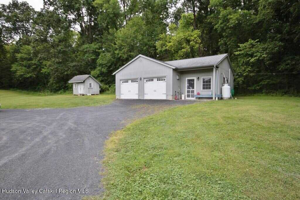 2586 Lucas Turnpike, High Falls, NY 12440 - Photo 4 of 30