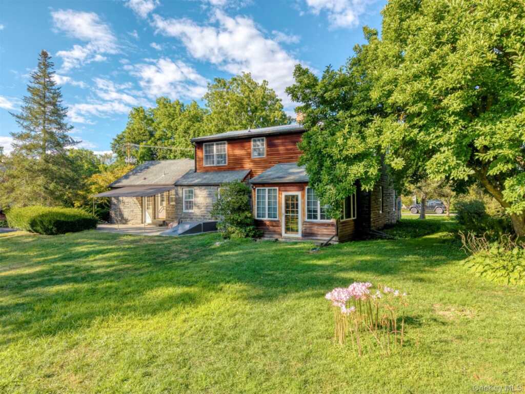 12 Zandhoek Road, Hurley, NY 12443 - Photo 2 of 50