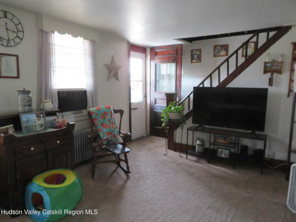 52 Hanratty Street, Kingston, NY 12401 - Photo 5 of 42