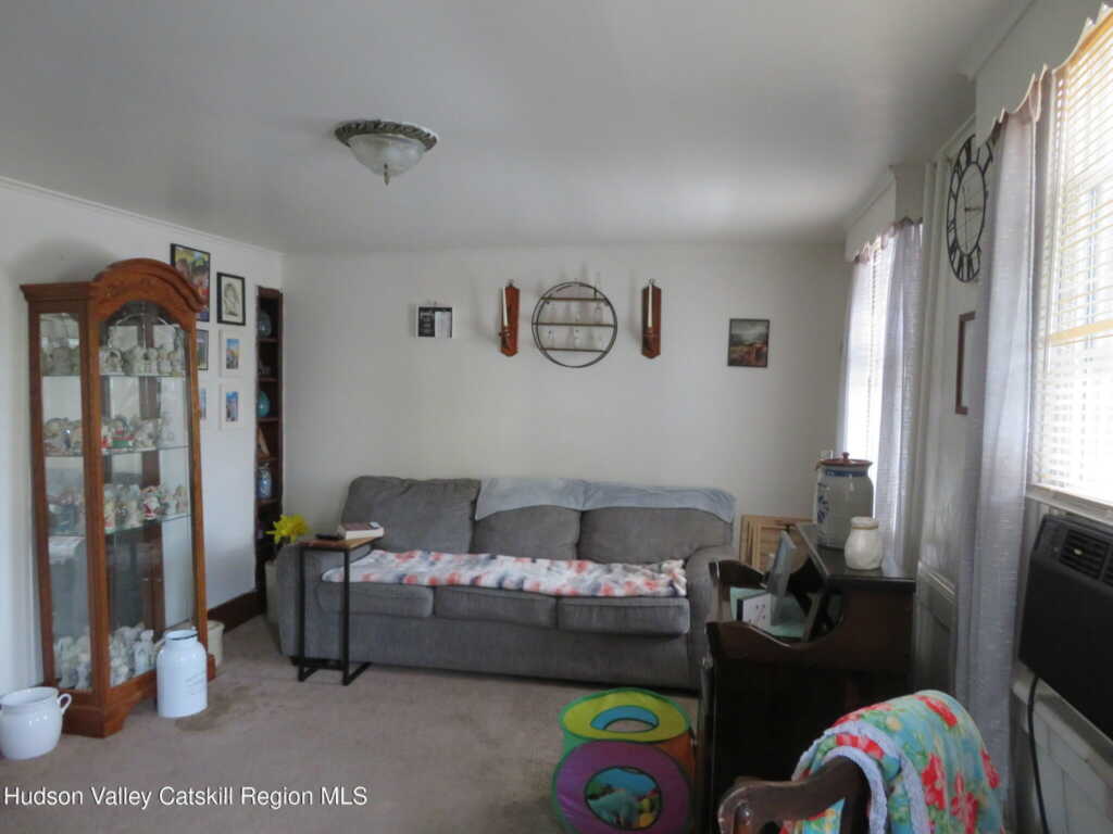 52 Hanratty Street, Kingston, NY 12401 - Photo 9 of 42