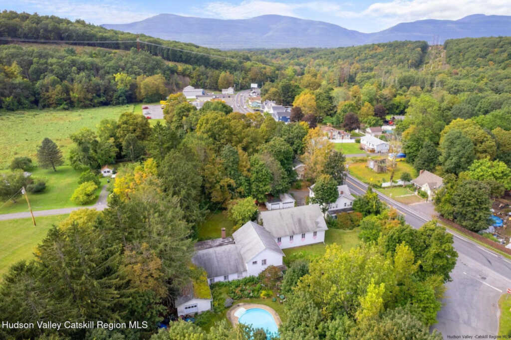 4 Churchland Road, Saugerties, NY 12477 - Photo 15 of 46