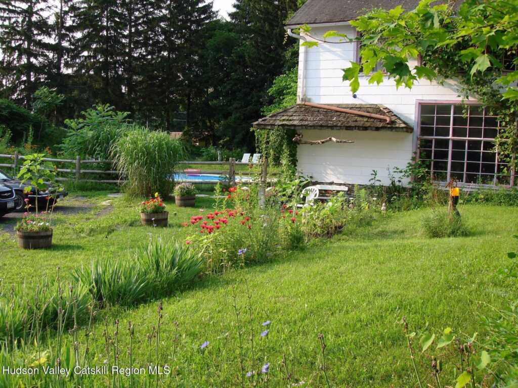 4 Churchland Road, Saugerties, NY 12477 - Photo 9 of 46
