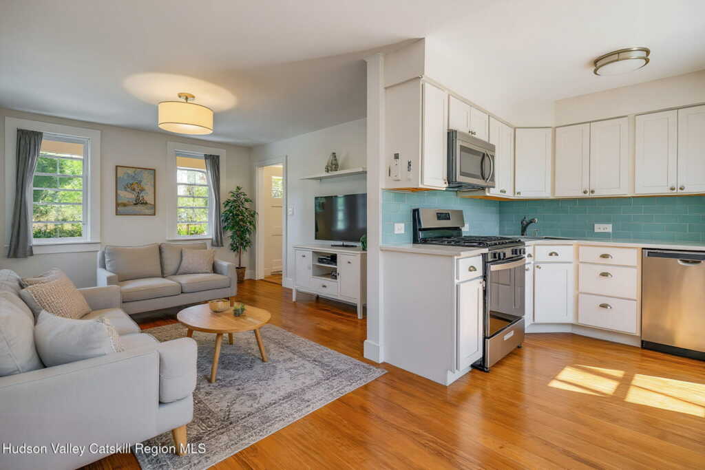 136 Cedar Street, Kingston, NY 12401 - Photo 4 of 23