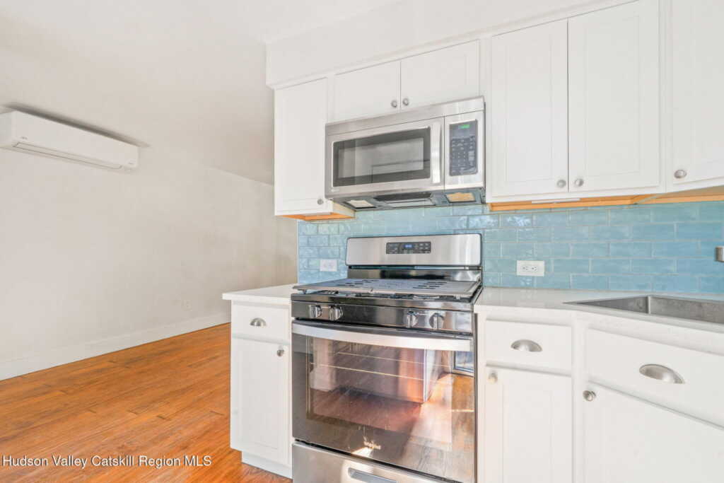 136 Cedar Street, Kingston, NY 12401 - Photo 7 of 23