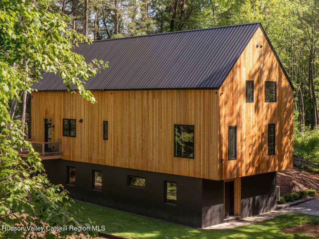 4 Sarah Court, Rhinebeck, NY 12572