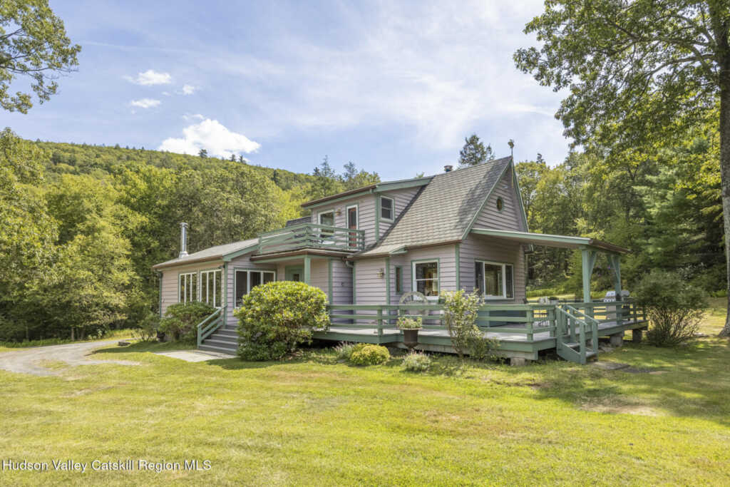 128 Newcut Road, Woodstock, NY 12498