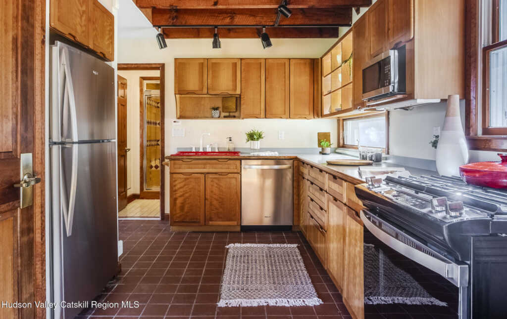 128 Newcut Road, Woodstock, NY 12498 - Photo 6 of 50
