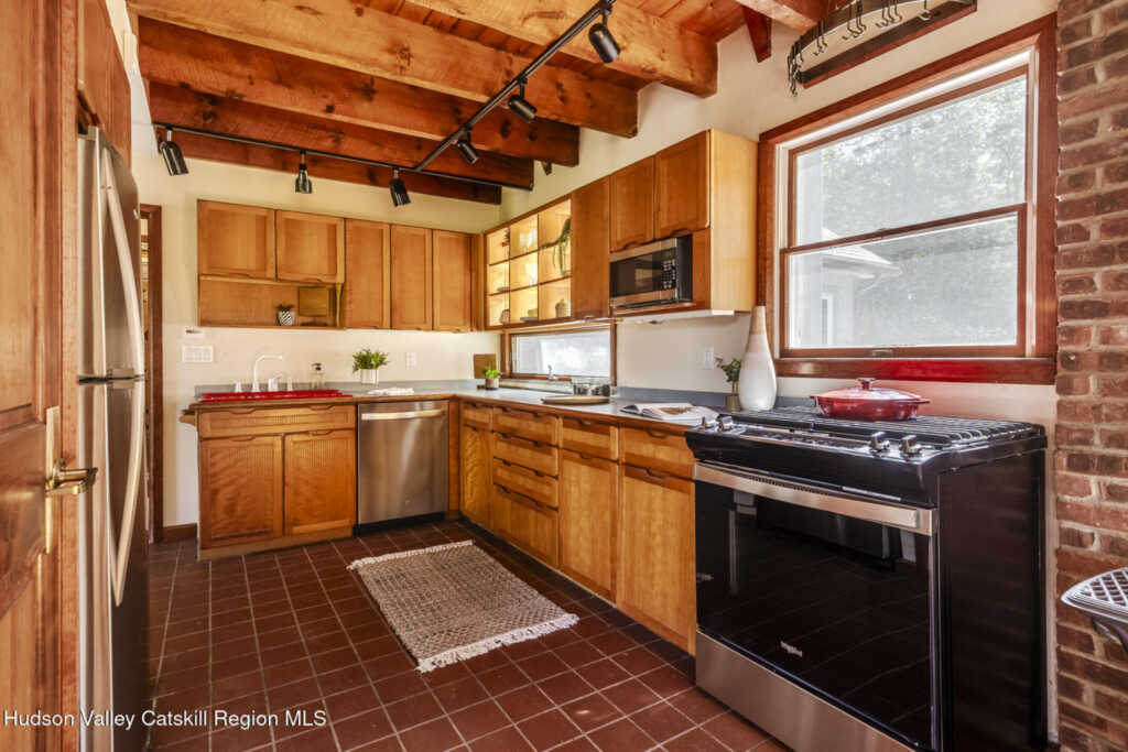 128 Newcut Road, Woodstock, NY 12498 - Photo 8 of 50