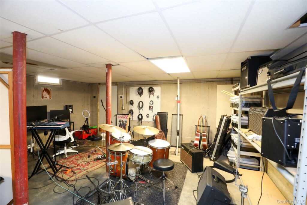 58 Vanburen Street, Kingston, NY 12401 - Photo 9 of 19