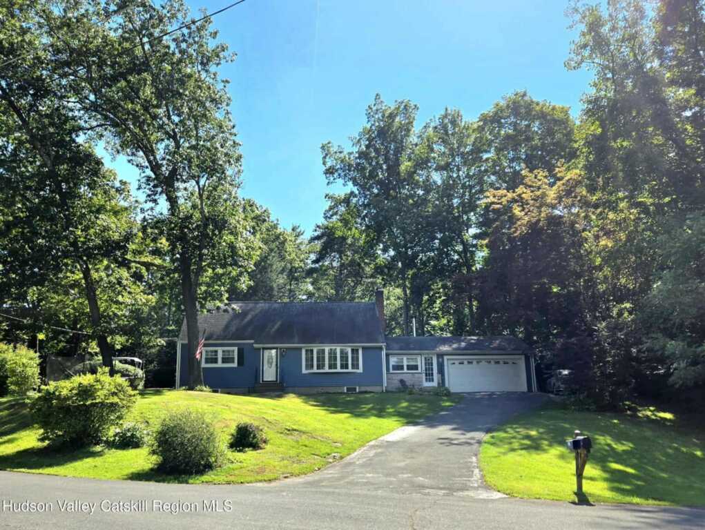 610 Oakwood Drive, Kingston, NY 12401