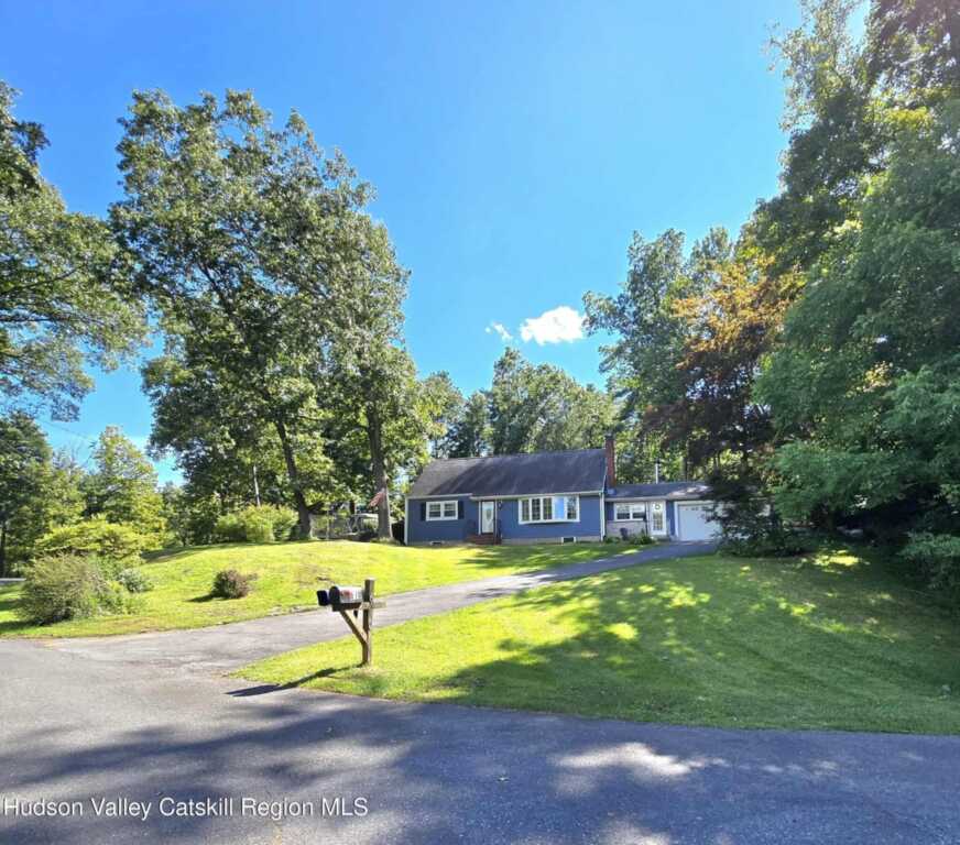 610 Oakwood Drive, Kingston, NY 12401 - Photo 2 of 28