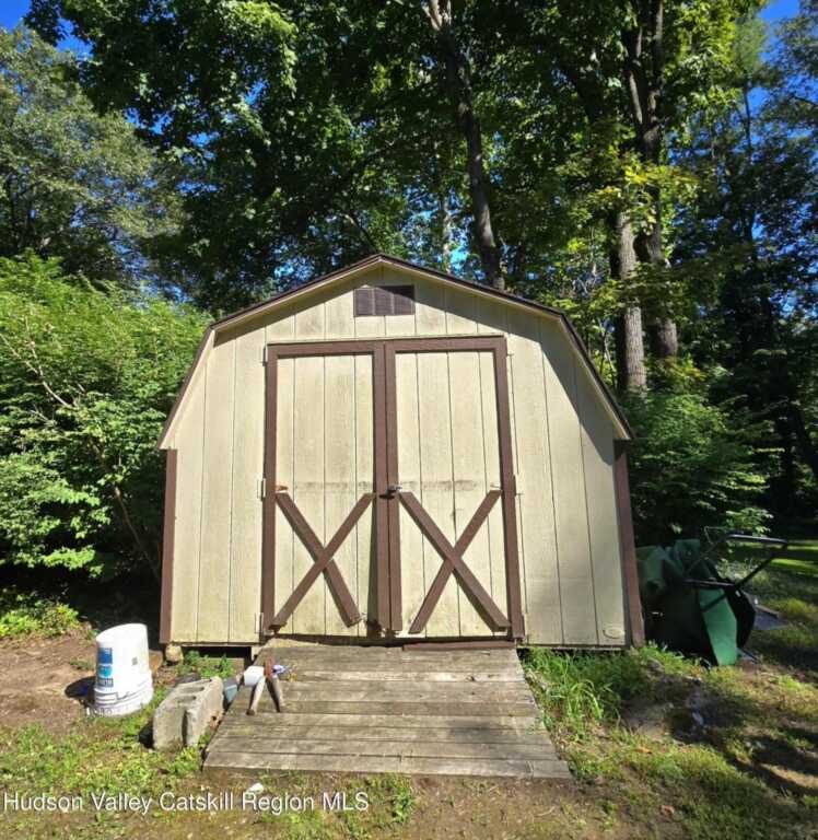 610 Oakwood Drive, Kingston, NY 12401 - Photo 23 of 28