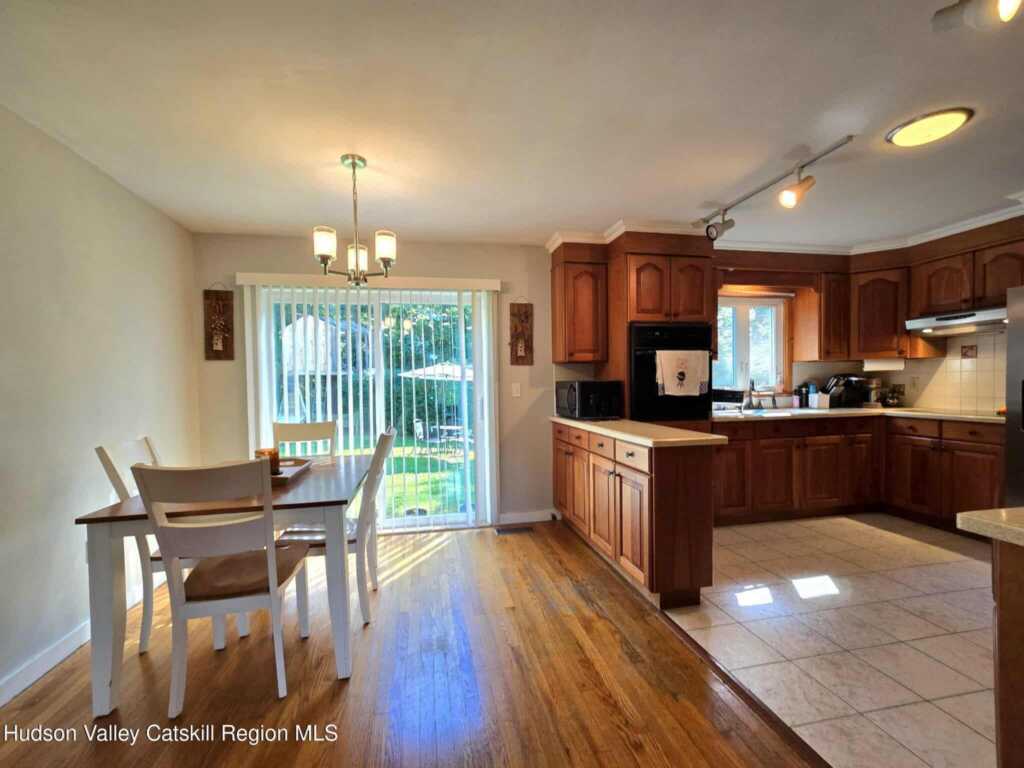 610 Oakwood Drive, Kingston, NY 12401 - Photo 6 of 28