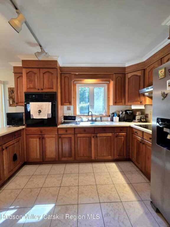 610 Oakwood Drive, Kingston, NY 12401 - Photo 8 of 28