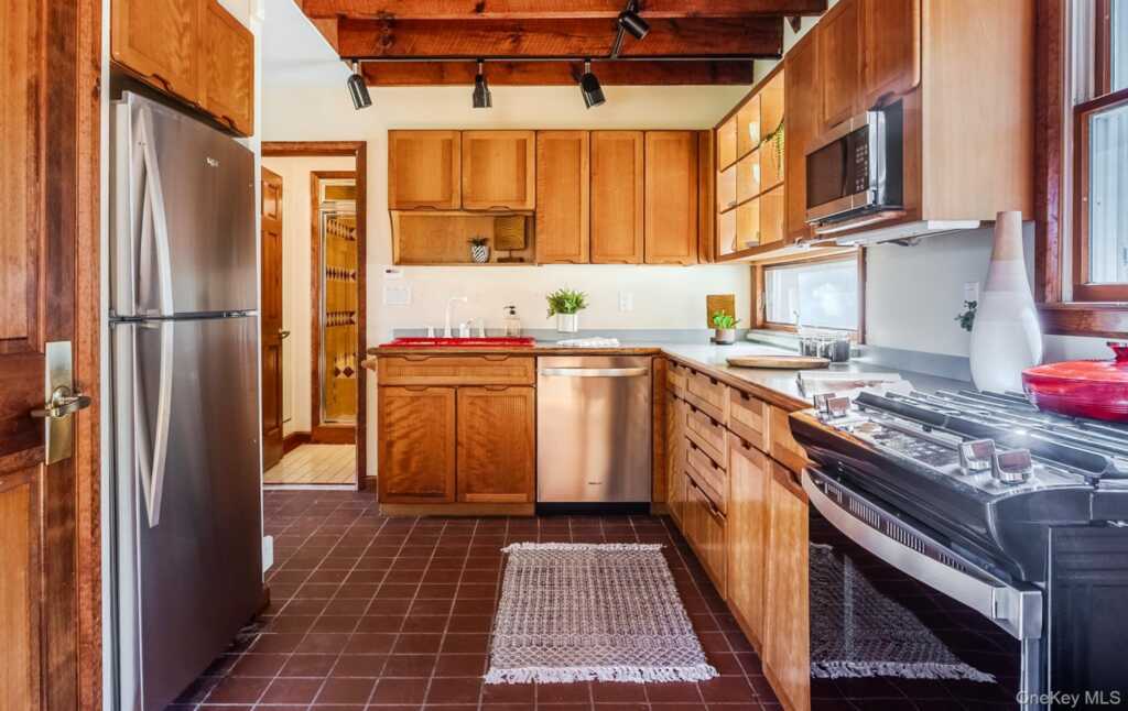 128 Newcut Road, Woodstock, NY 12498 - Photo 6 of 50