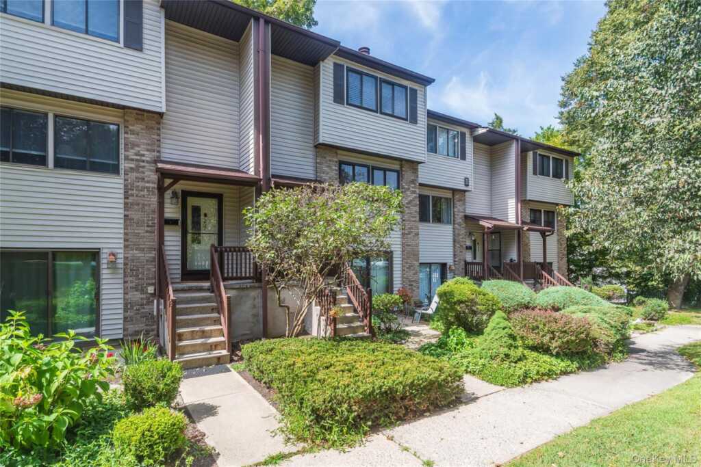 258 Village Court, Kingston, NY 12401