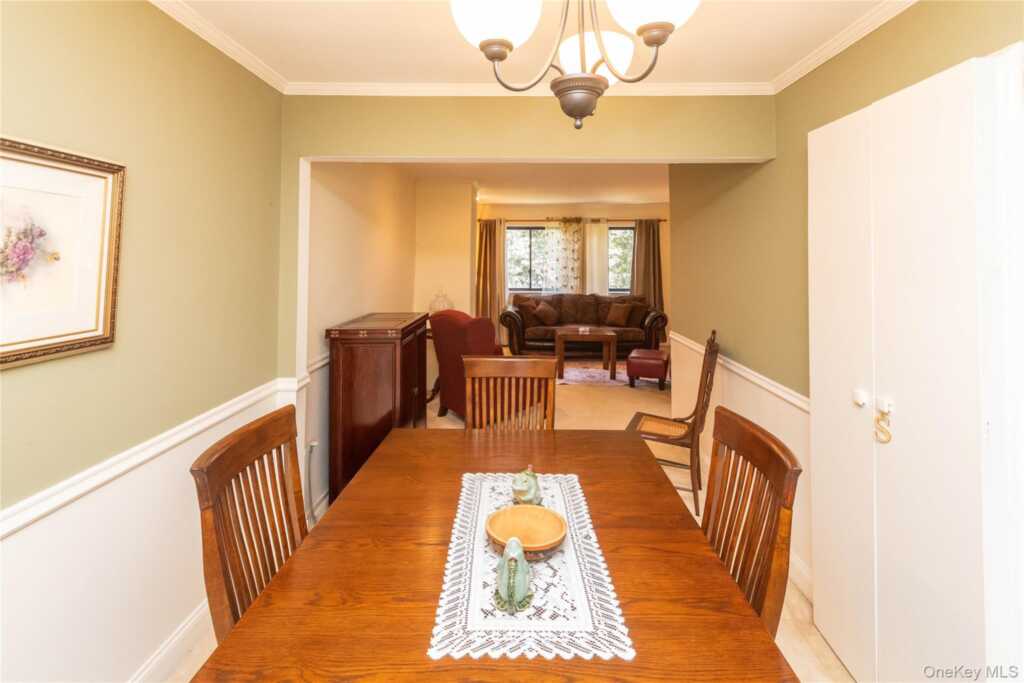 258 Village Court, Kingston, NY 12401 - Photo 11 of 41