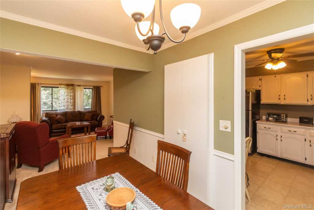 258 Village Court, Kingston, NY 12401 - Photo 13 of 41