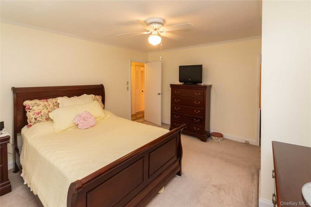 258 Village Court, Kingston, NY 12401 - Photo 22 of 41