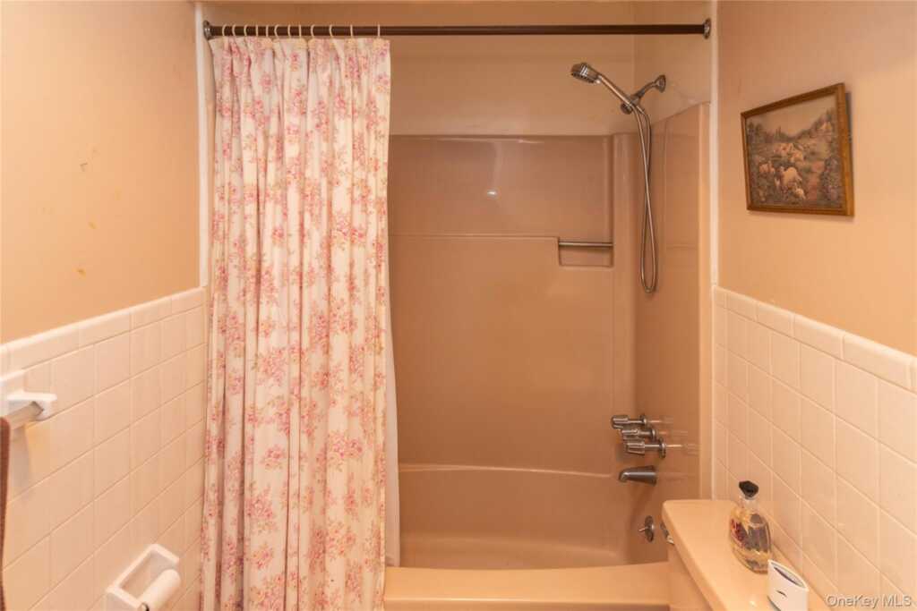 258 Village Court, Kingston, NY 12401 - Photo 24 of 41