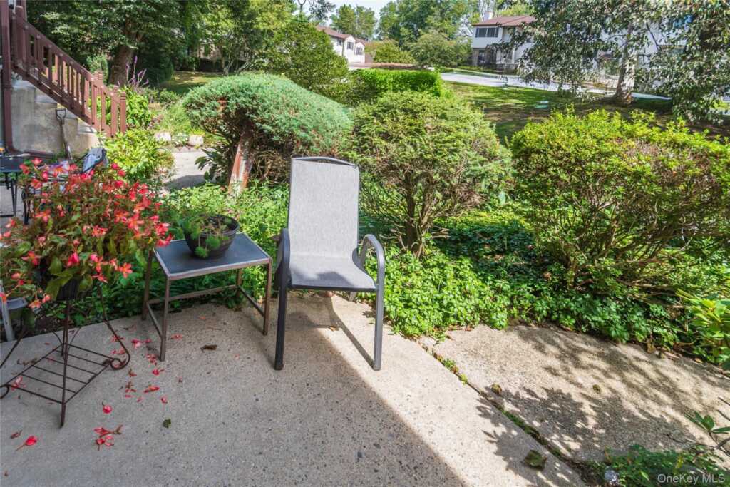 258 Village Court, Kingston, NY 12401 - Photo 27 of 41