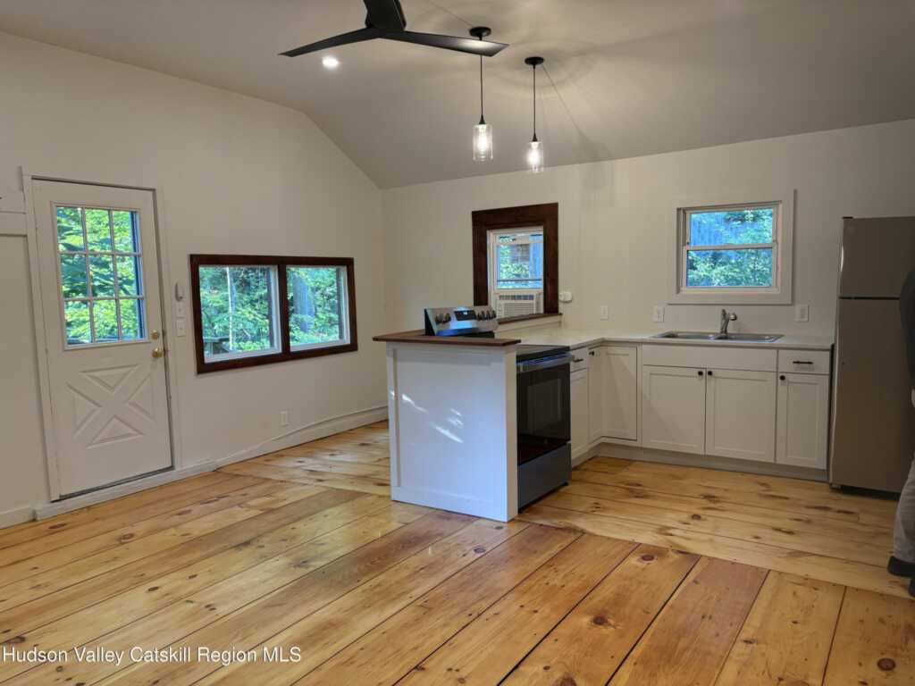 15 Jackson Hill Rd Road, Saugerties, NY 12477 - Photo 5 of 9