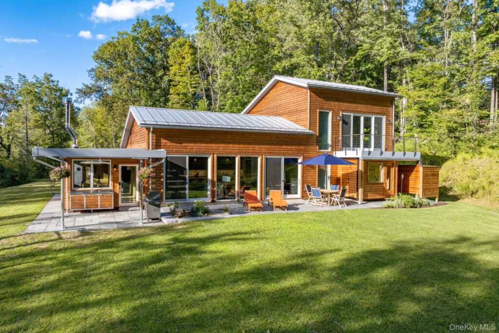 14 Beech Access Lane, Rosendale, NY 12440 - Photo 3 of 40