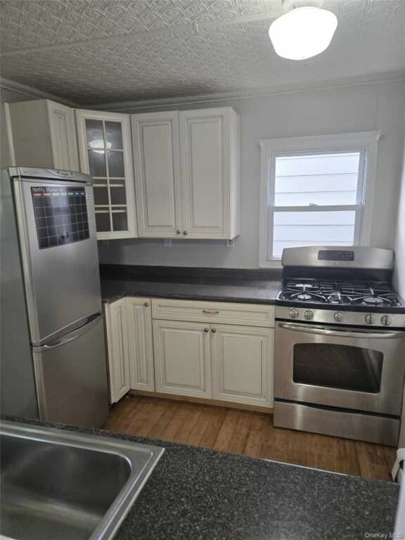 343 Washington Avenue, Kingston, NY 12401 - Photo 11 of 19
