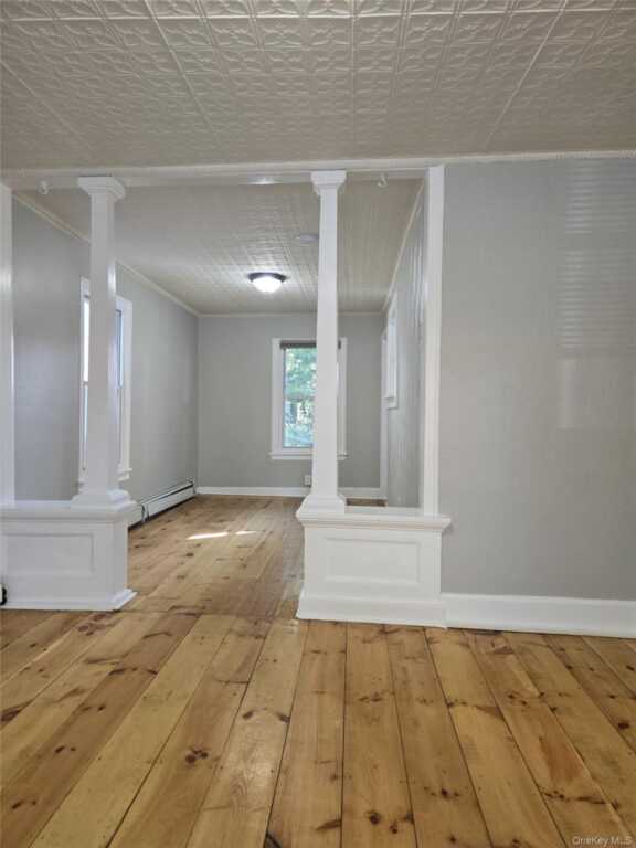 343 Washington Avenue, Kingston, NY 12401 - Photo 5 of 19
