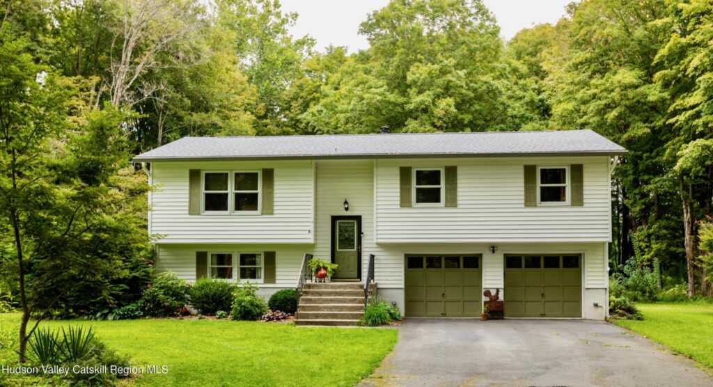 424 Tongore Way Way, Kingston, NY 12401 - Photo 2 of 46