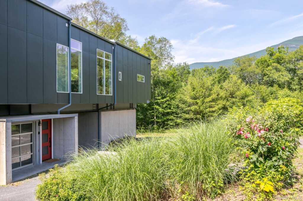 115 Band Camp Road, Saugerties, NY 12477 - Photo 2 of 34