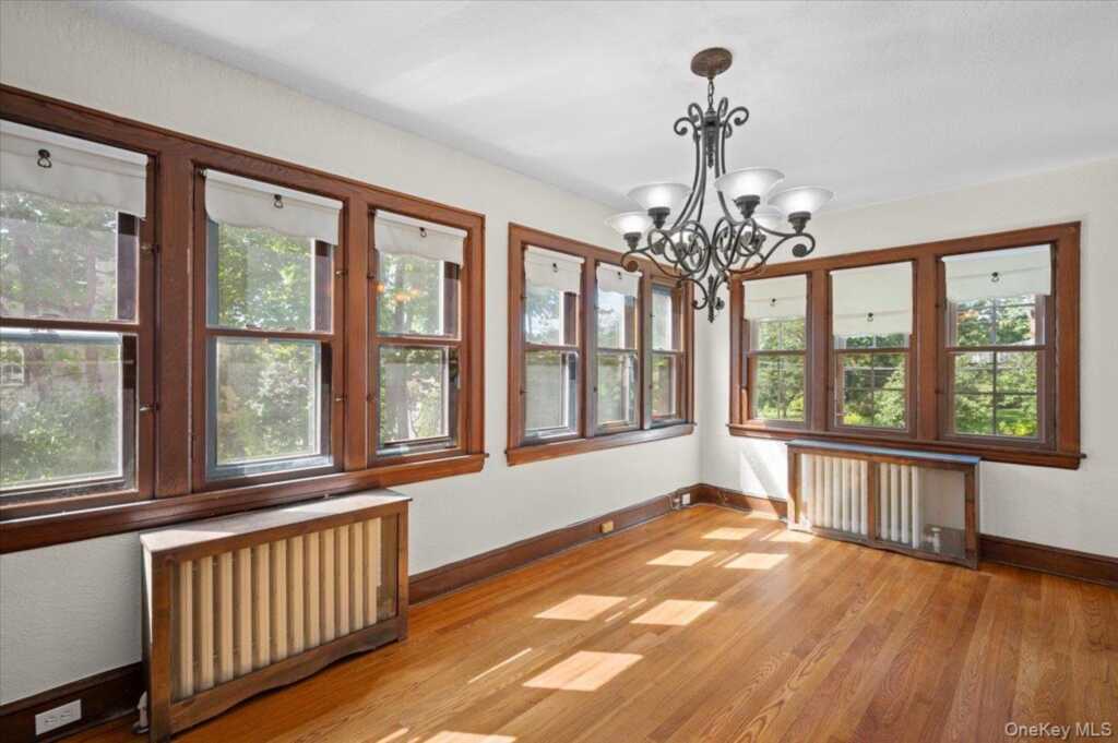 98 Rosehill Avenue, New Rochelle, NY 10804 - Photo 12 of 34