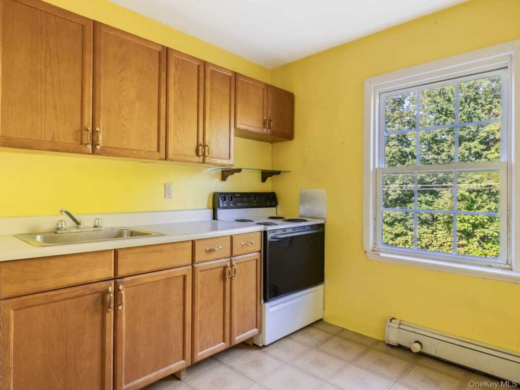 12 Huguenot Street, Unit #4, New Paltz, NY 12561 - Photo 4 of 14