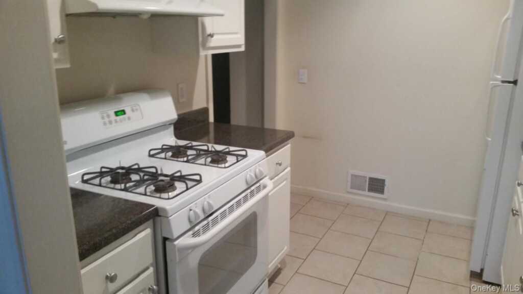 25 Henry W Dubios Drive, Unit #35, New Paltz, NY 12561 - Photo 3 of 5