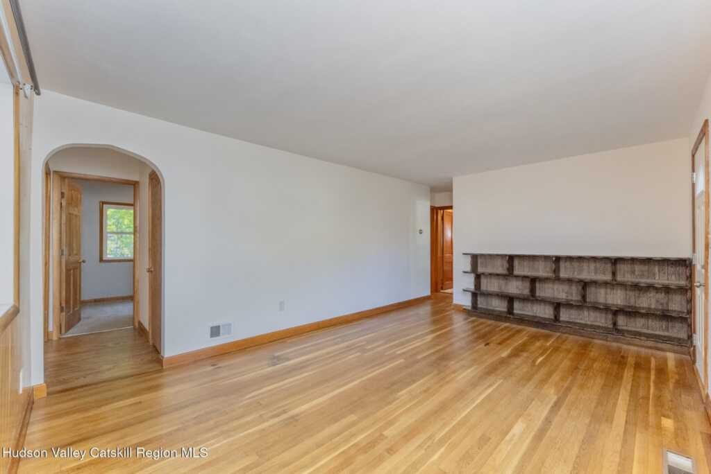 1033 Stoll Court, Kingston, NY 12401 - Photo 5 of 41