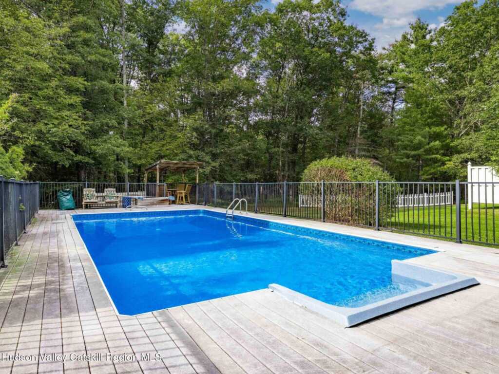 1232 Glasco Turnpike, Saugerties, NY 12477 - Photo 4 of 33
