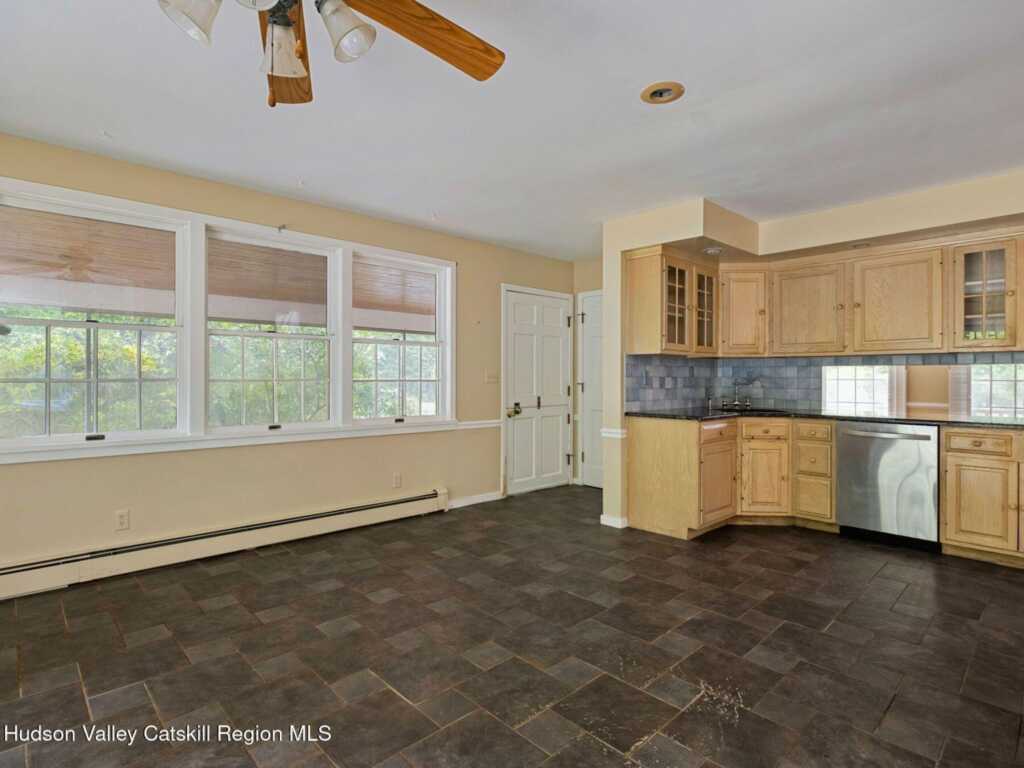 1232 Glasco Turnpike, Saugerties, NY 12477 - Photo 9 of 33