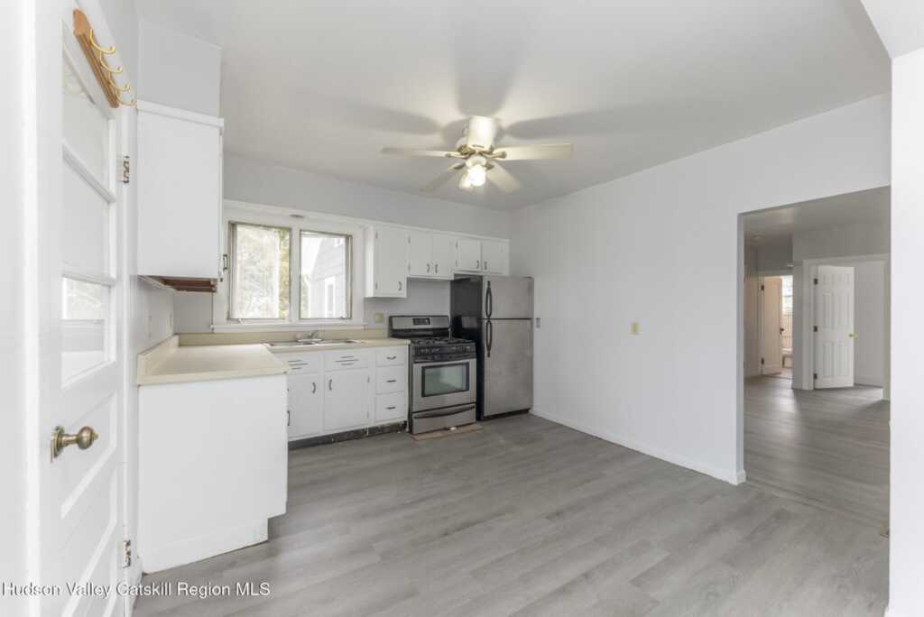 212 Foxhall Avenue, Kingston, NY 12401 - Photo 10 of 25