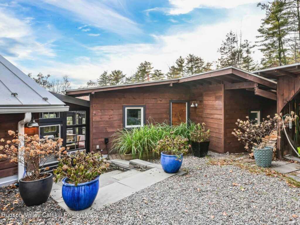 36 Summers Lane, Woodstock, NY 12498 - Photo 2 of 19