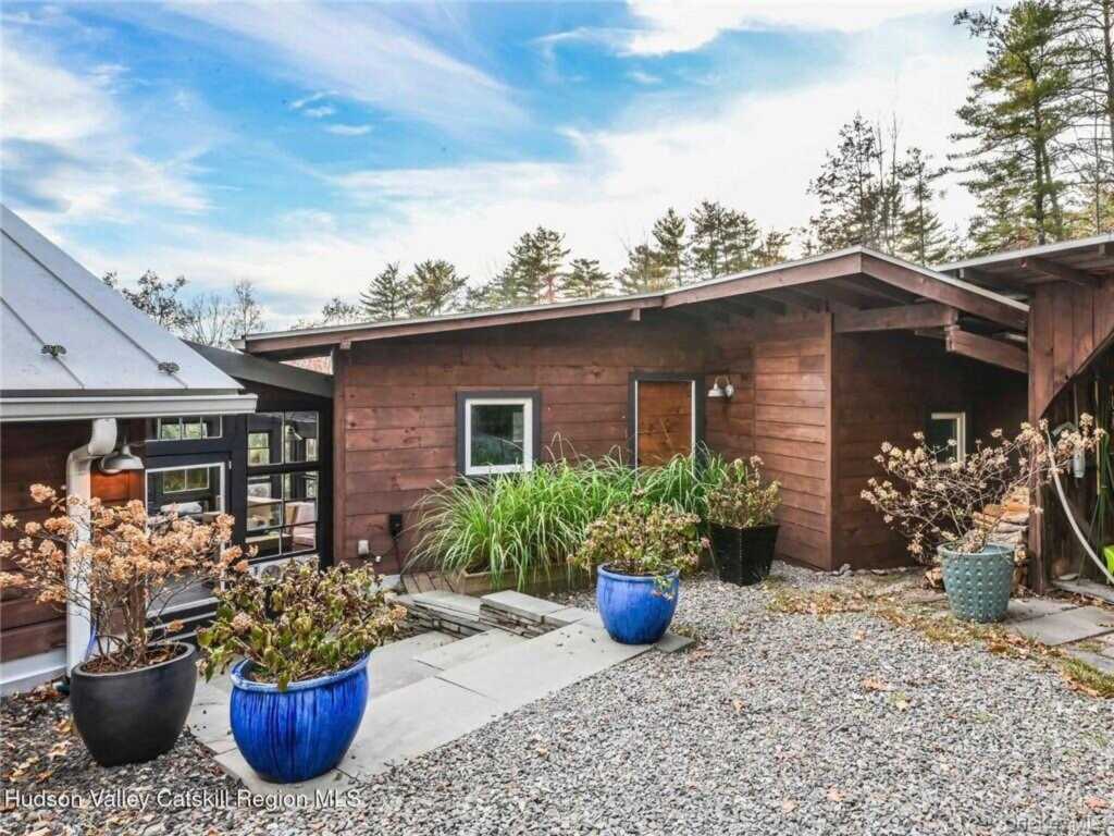 36 Summers Lane, Woodstock, NY 12498 - Photo 2 of 13