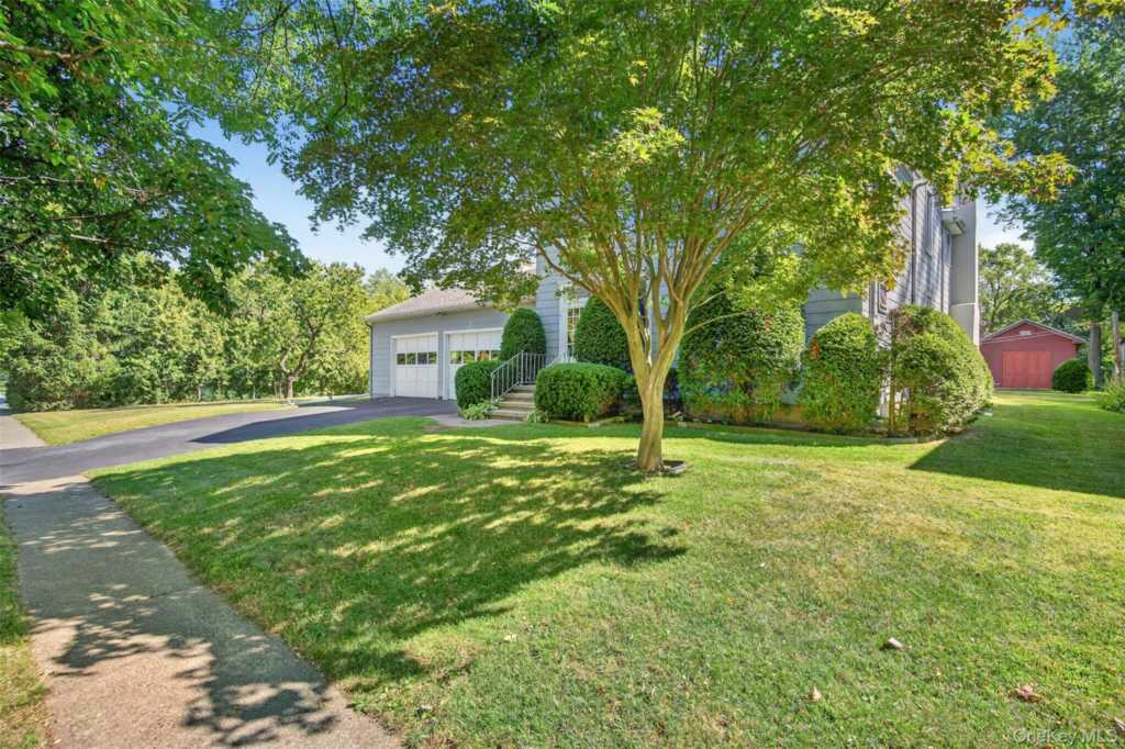 51 Mulberry Street, Rhinebeck, NY 12572 - Photo 2 of 38