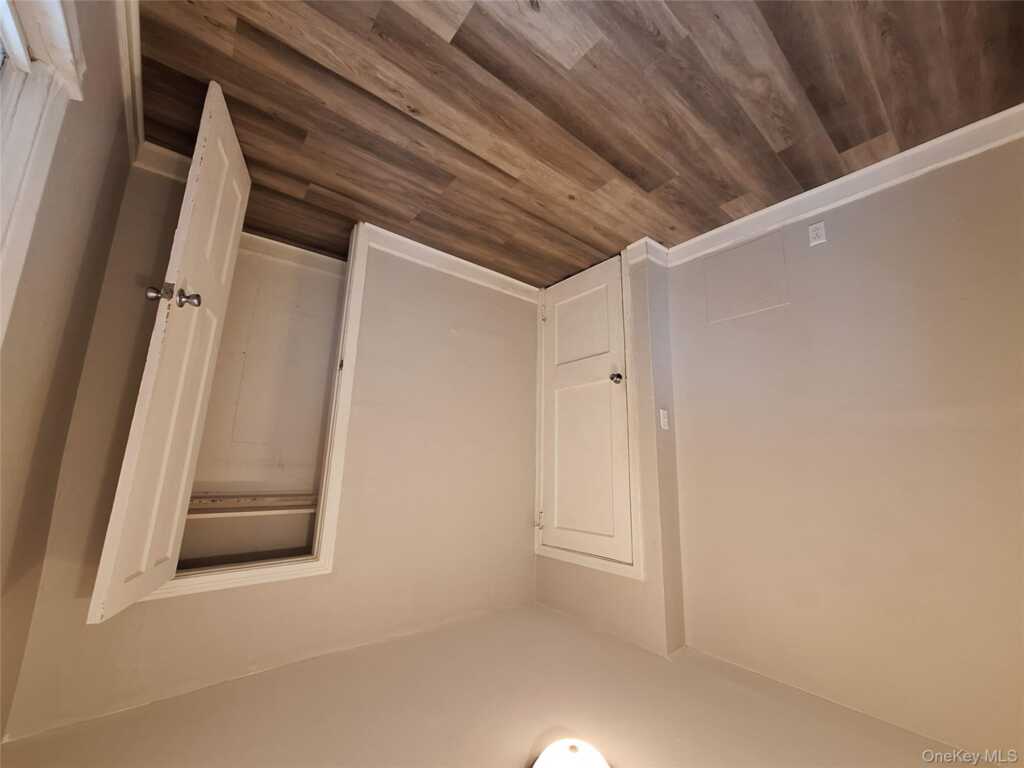 343 Washington Avenue, Unit #2, Kingston, NY 12401 - Photo 5 of 10