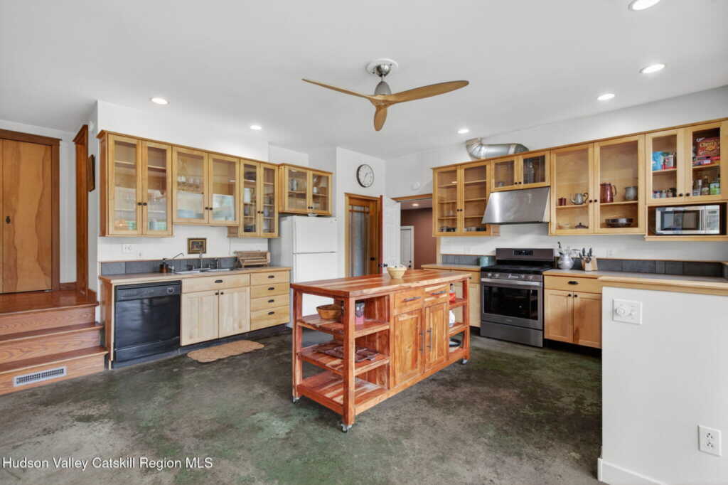 151 Wilhelm Road, Saugerties, NY 12477 - Photo 11 of 49