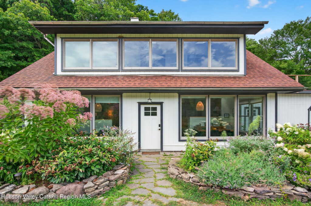 151 Wilhelm Road, Saugerties, NY 12477 - Photo 4 of 49