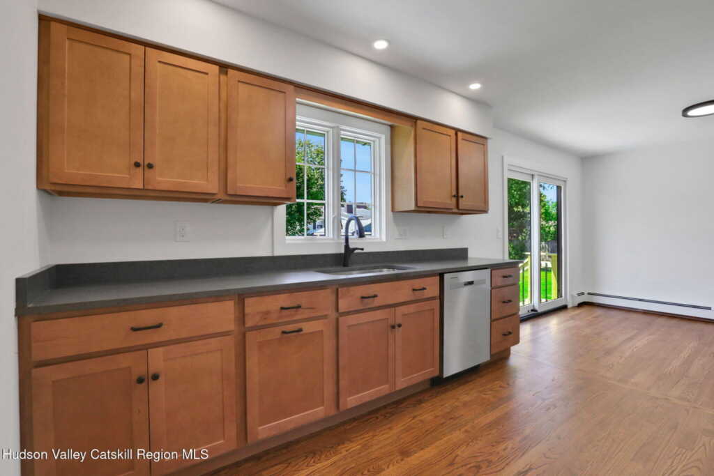 35 Bennett Avenue, Saugerties, NY 12477 - Photo 6 of 18