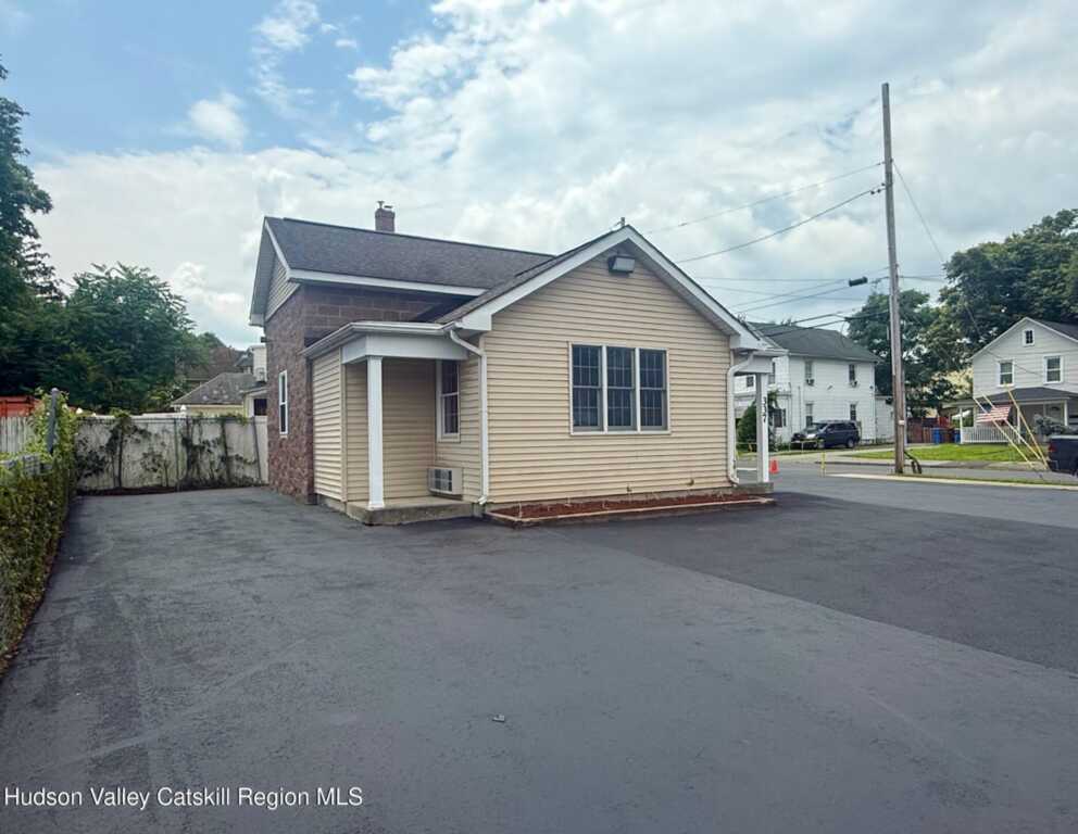 337 Broadway, Kingston, NY 12401 - Photo 2 of 10