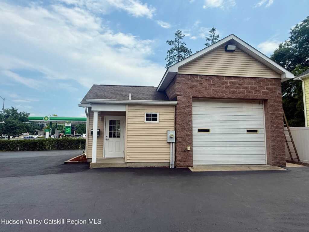 337 Broadway, Kingston, NY 12401 - Photo 4 of 10