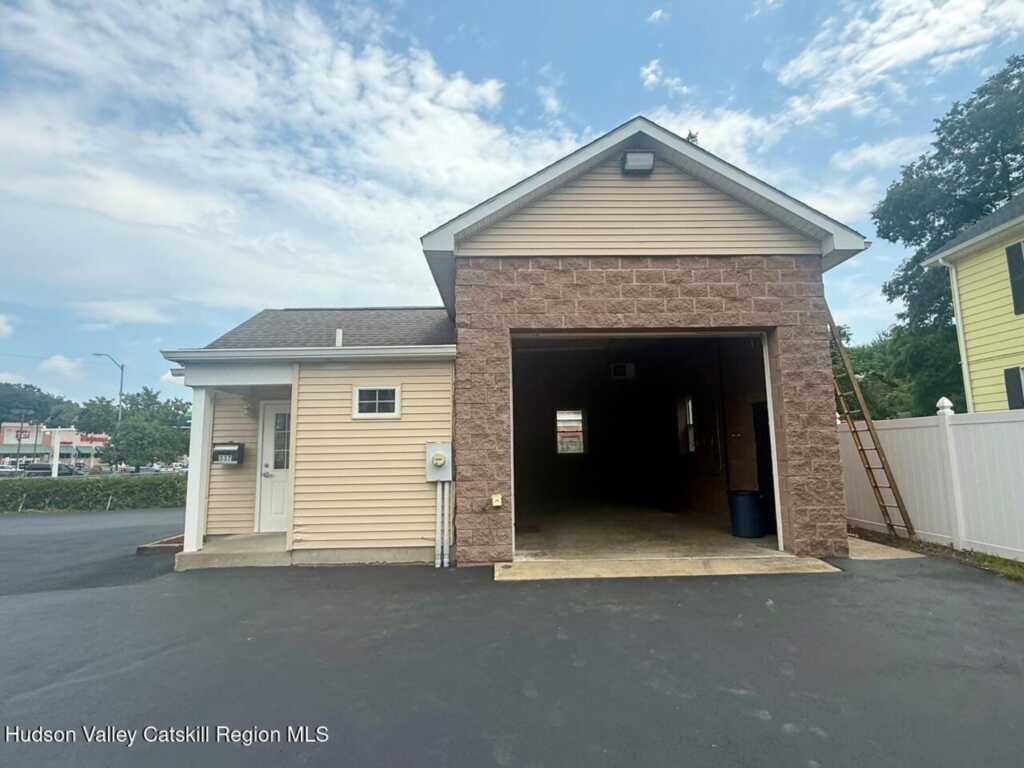 337 Broadway, Kingston, NY 12401 - Photo 5 of 10