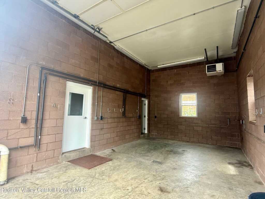 337 Broadway, Kingston, NY 12401 - Photo 6 of 10