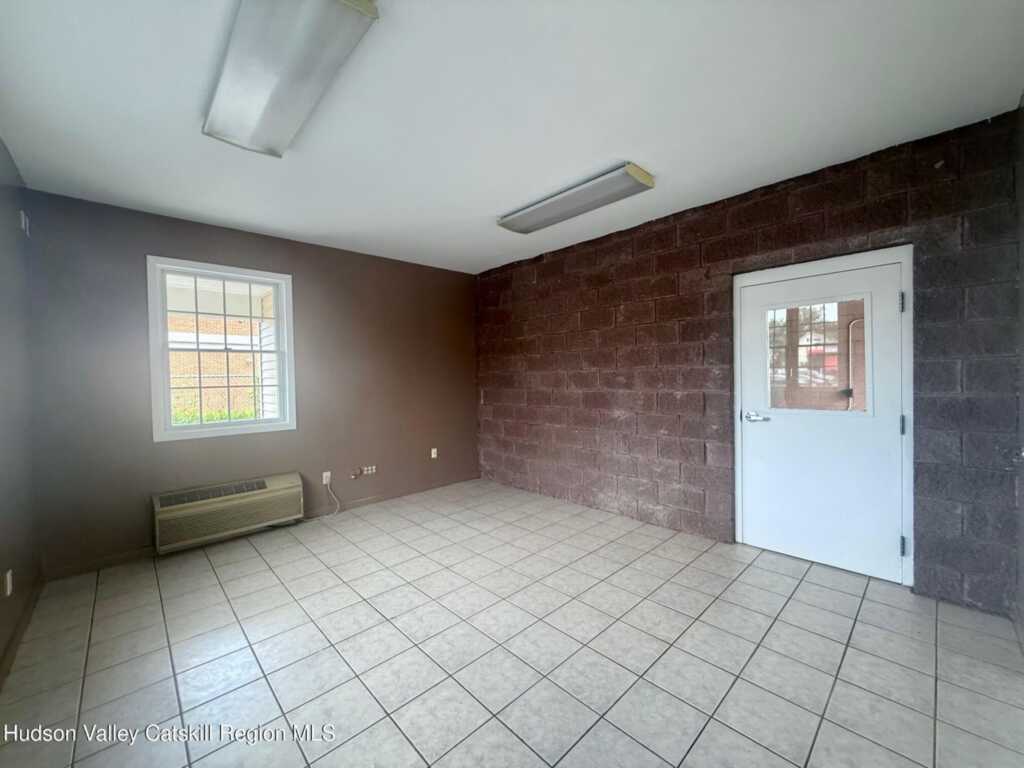 337 Broadway, Kingston, NY 12401 - Photo 8 of 10